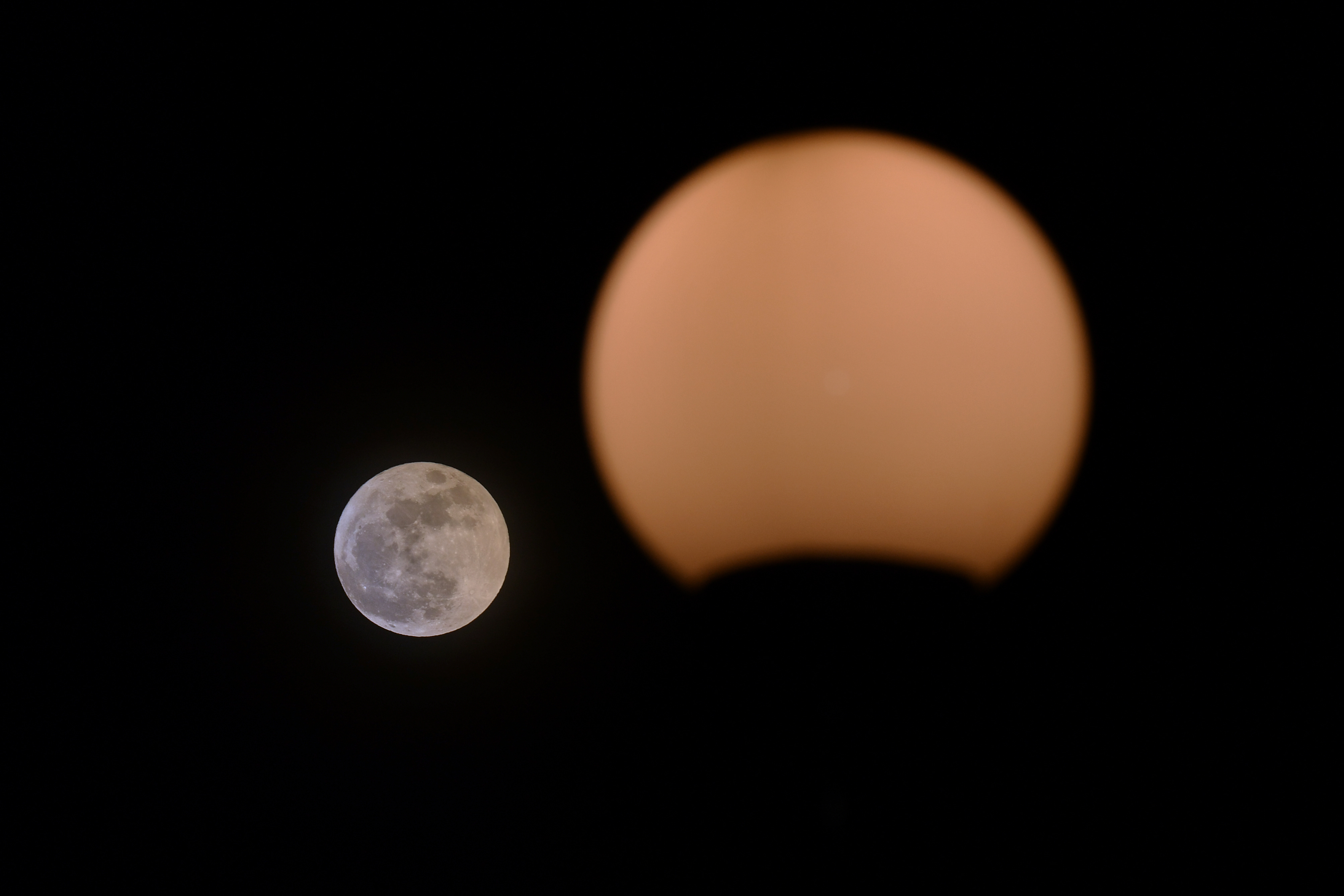 美国 斯坦福校园月亮，创意